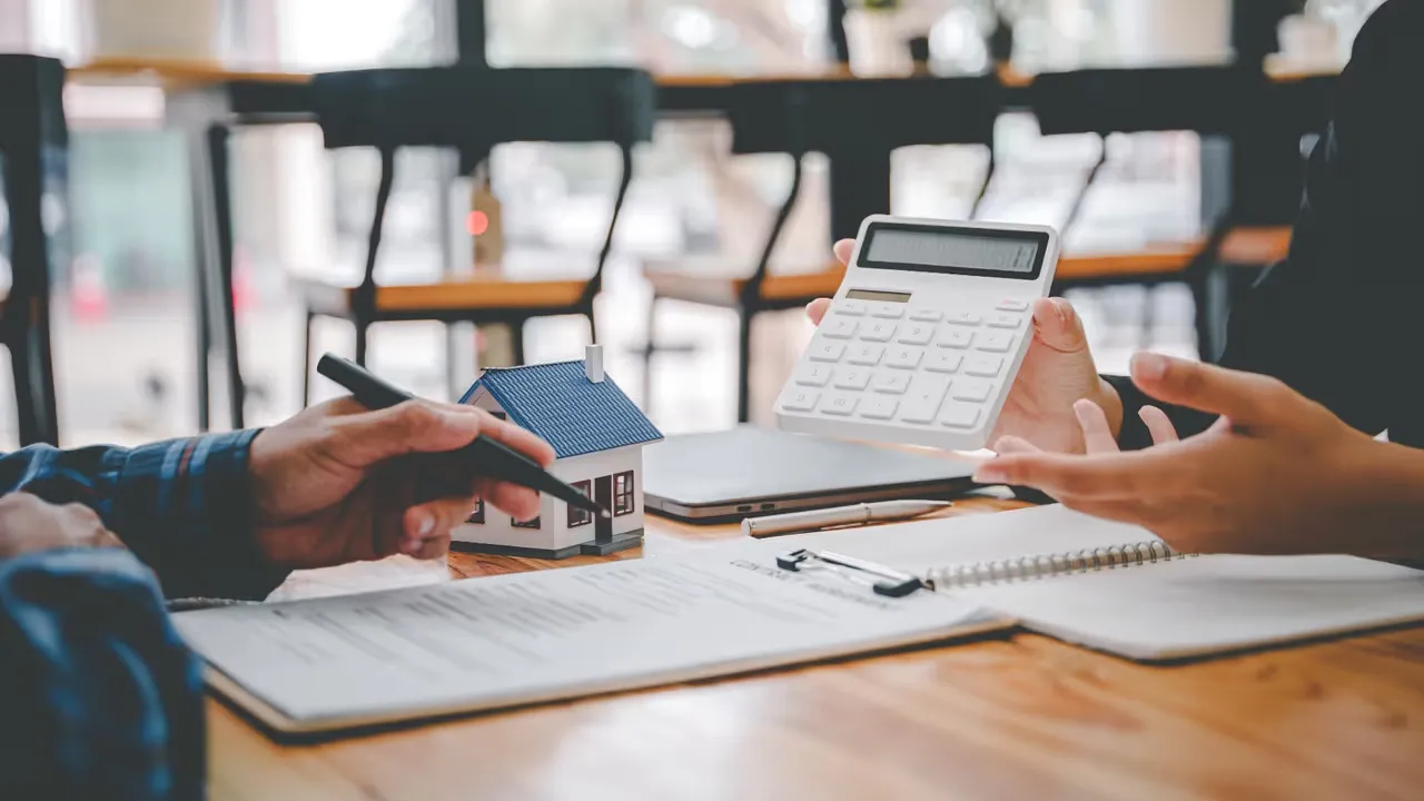 Att köpa bostad är en stor utmaning